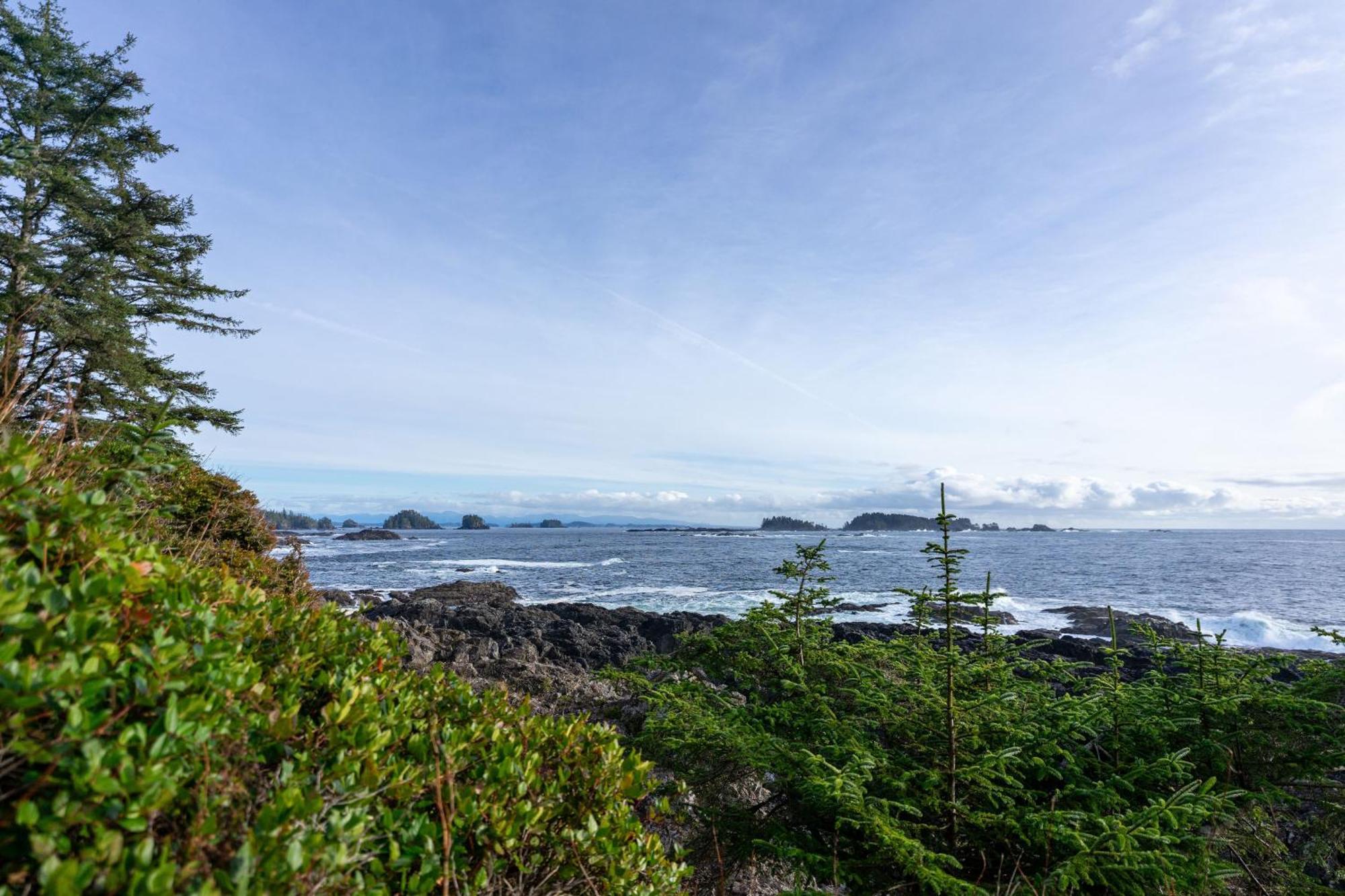 Waterfront Condo In Ucluelet Esterno foto