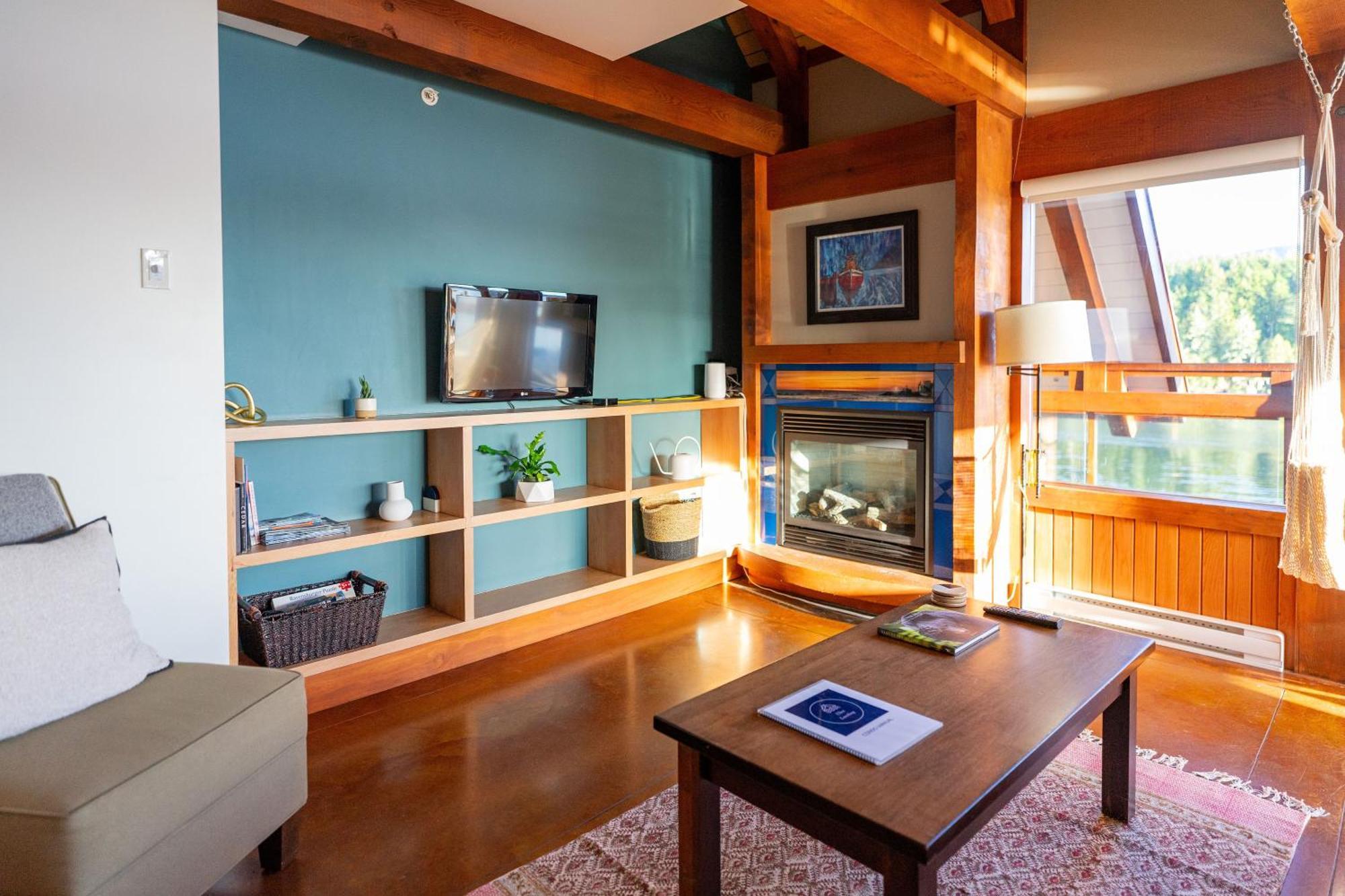 Waterfront Condo In Ucluelet Esterno foto