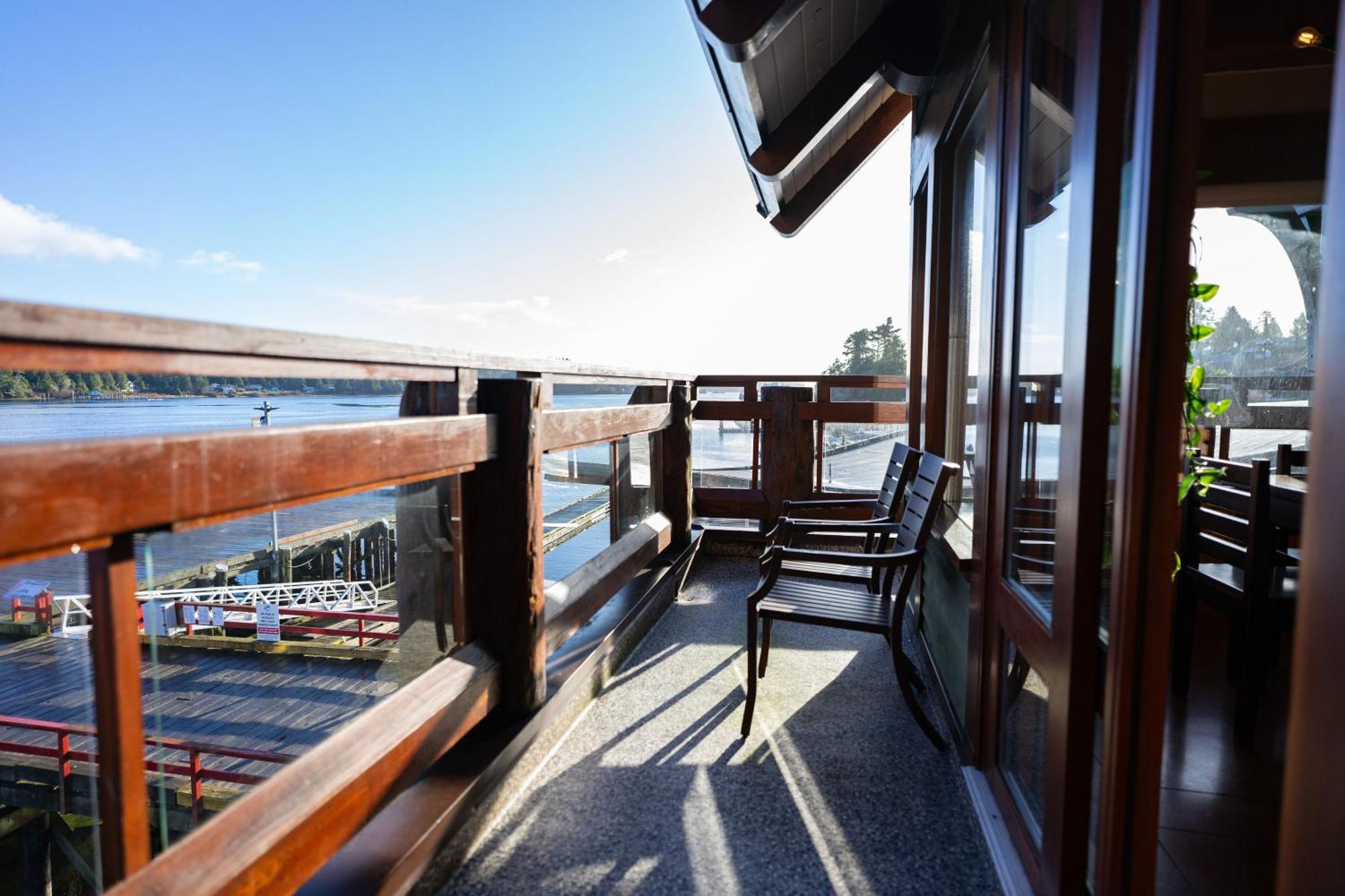 Waterfront Condo In Ucluelet Esterno foto